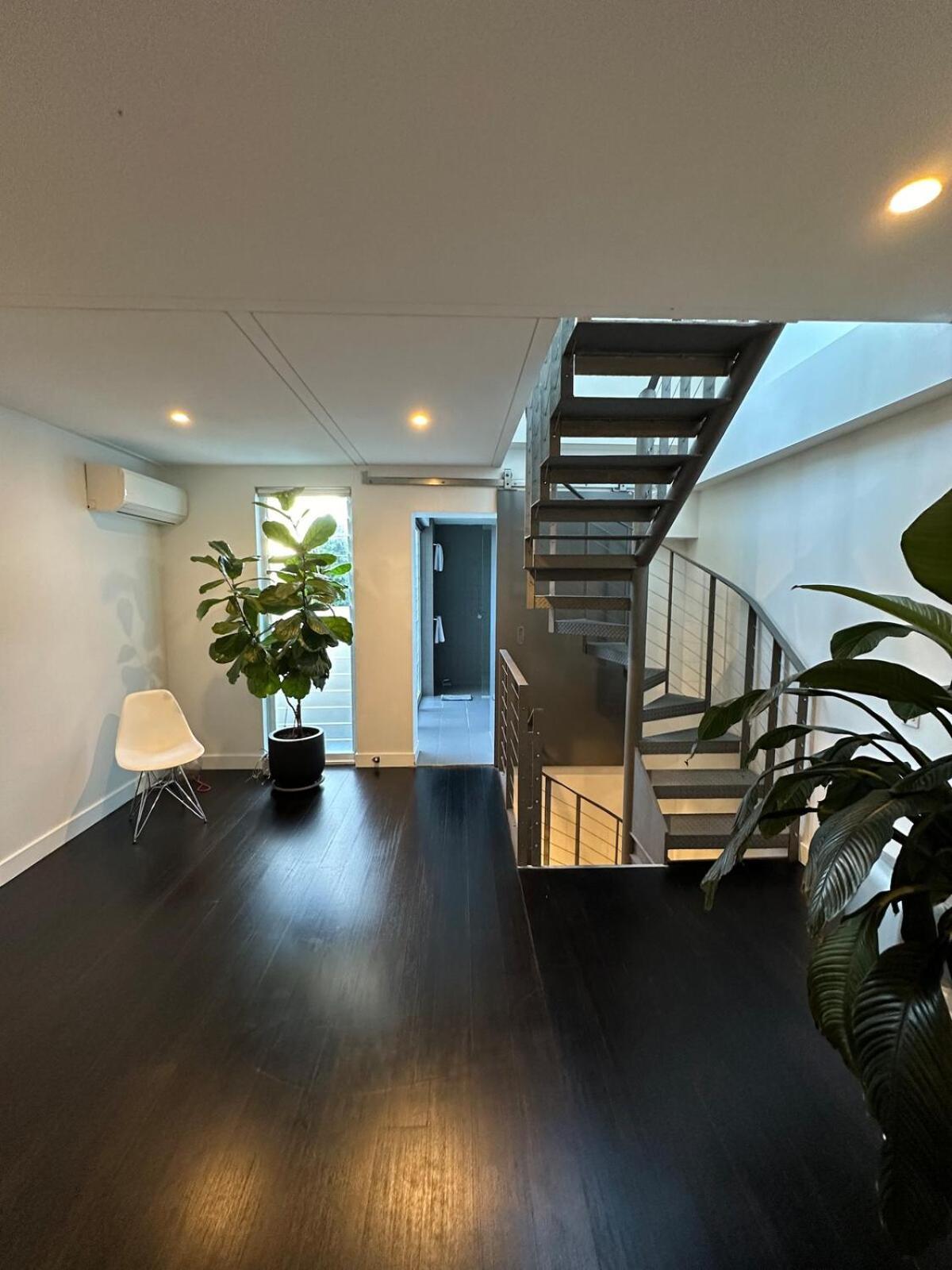 Apartment Modern Terrace House Sydney